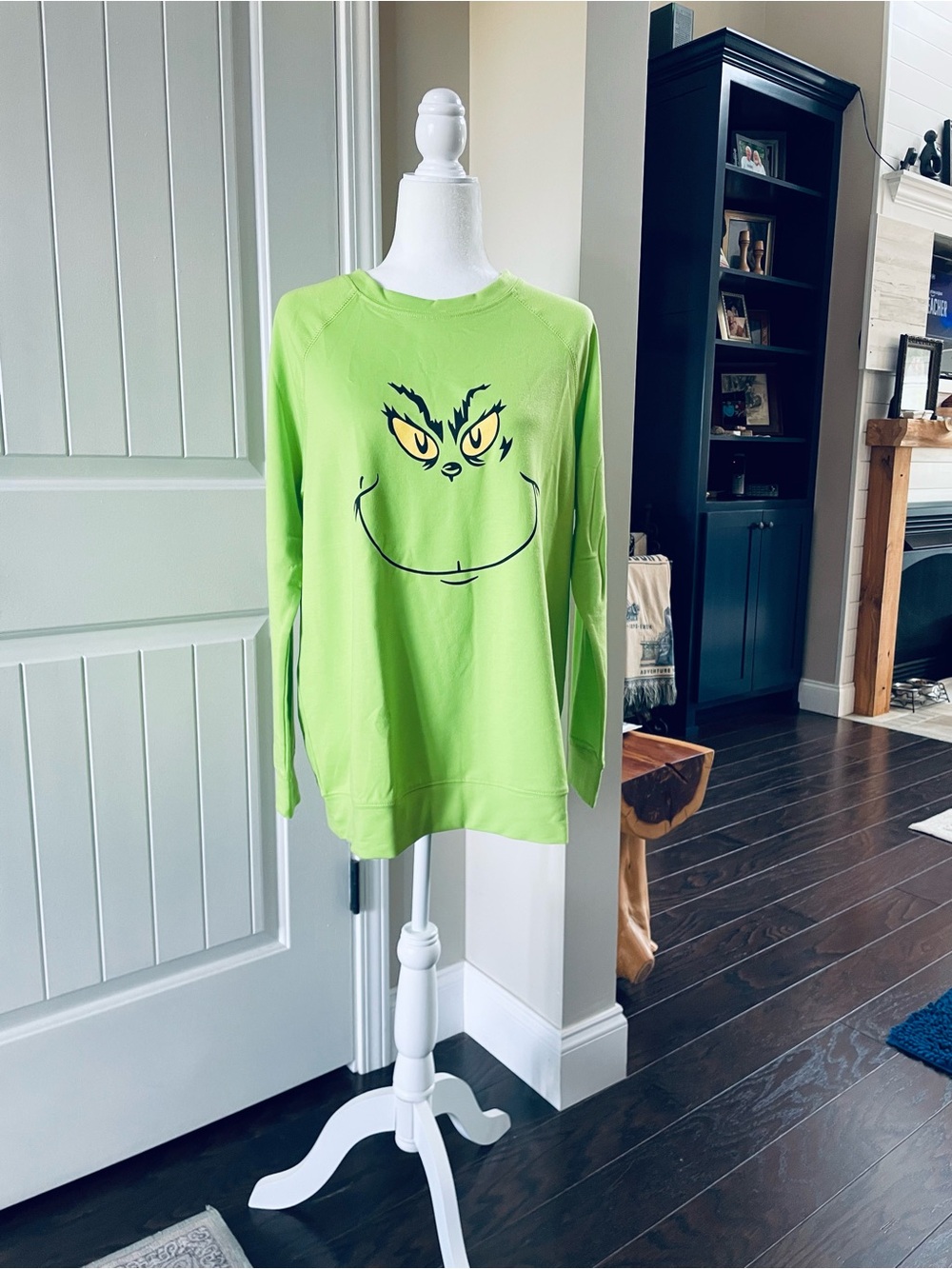 Adult Long-Sleeve Grinch Face Sweatshirt - Green